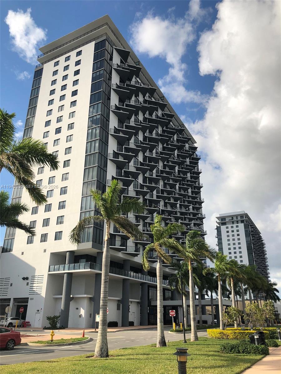 5252 Paseo Condo