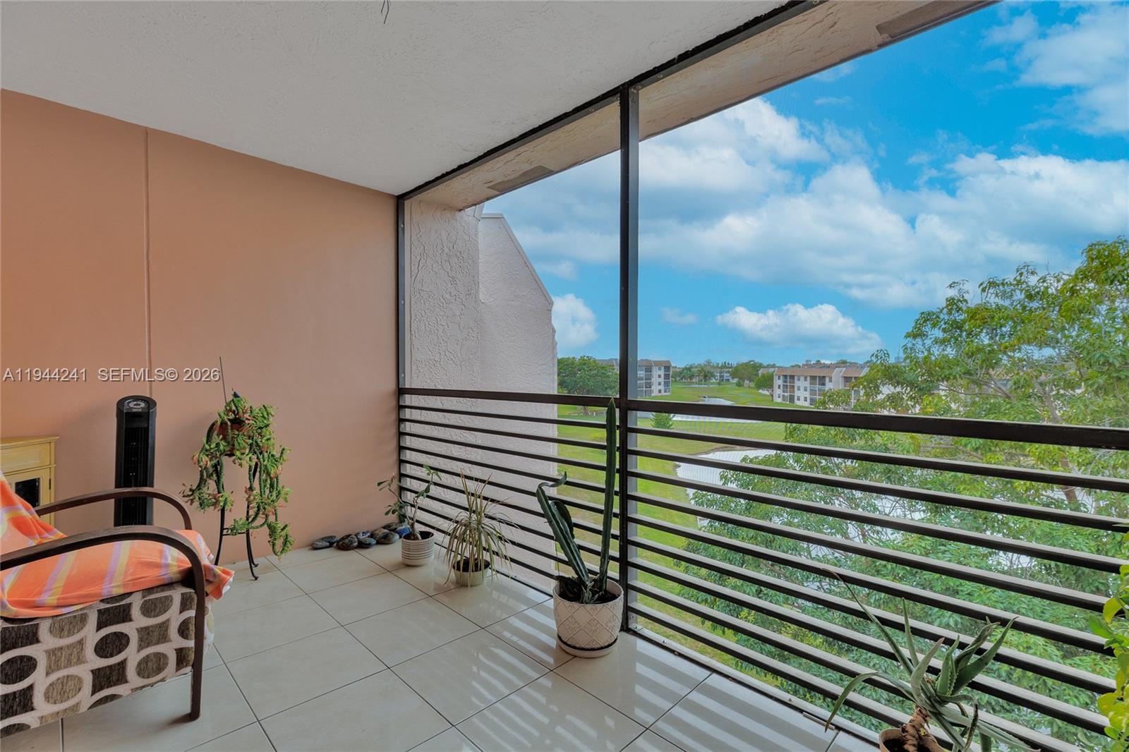 Sunrise Lakes 172 Condo