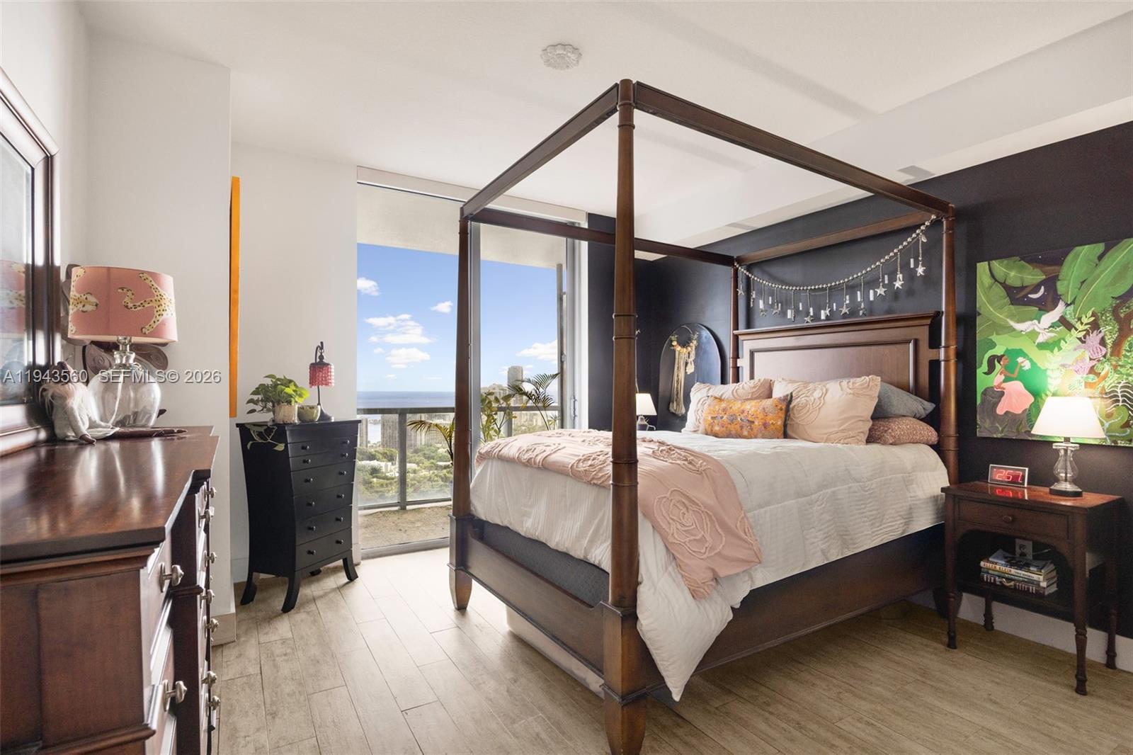 The Axis On Brickell Cond