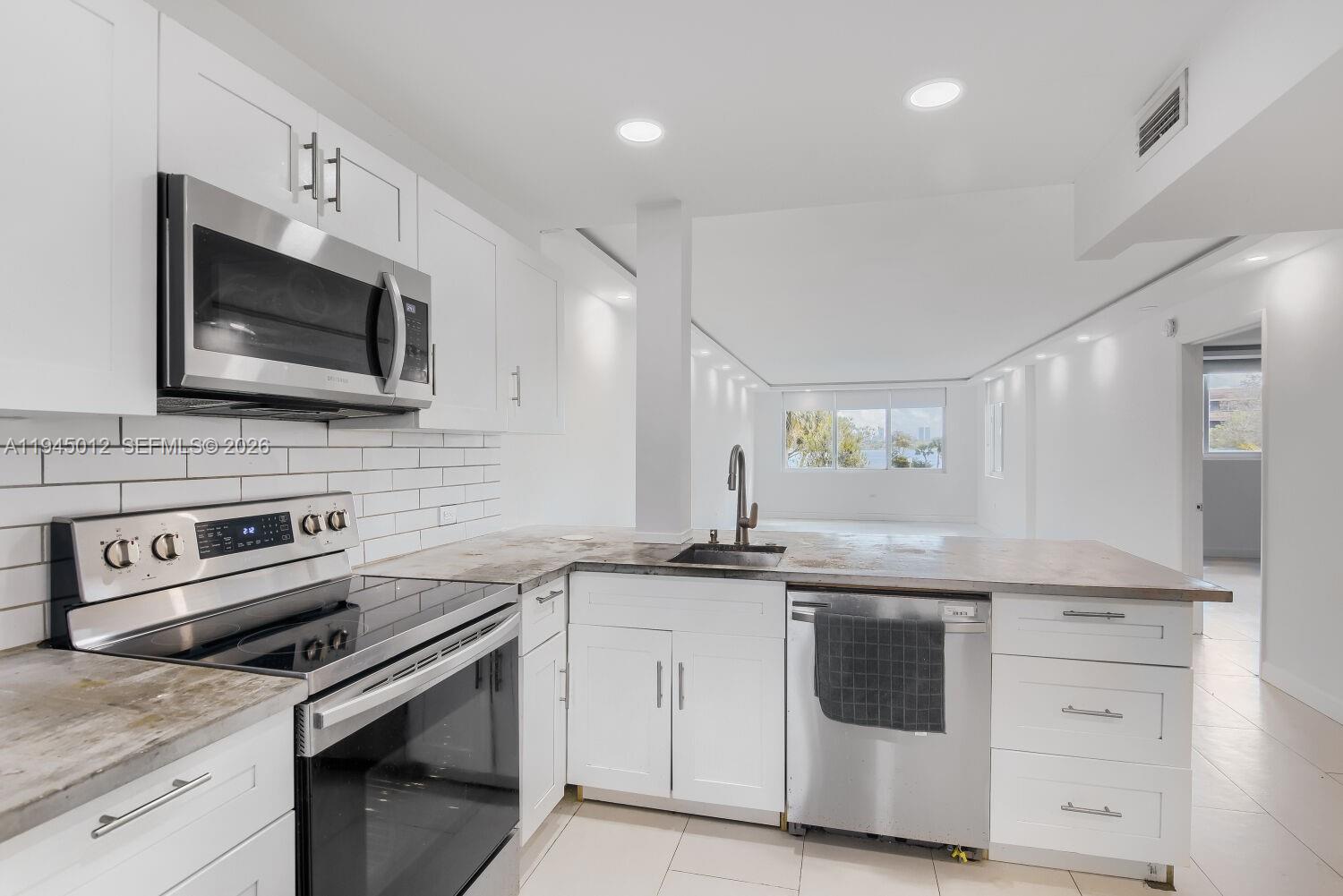 Royal Oaks Condo