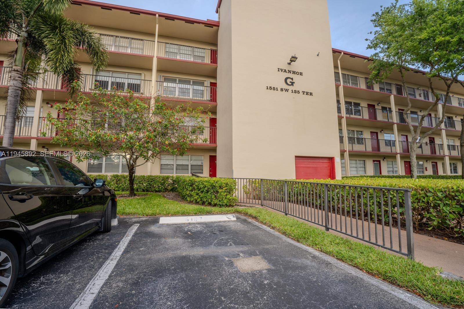 Ivanhoe West At Century V