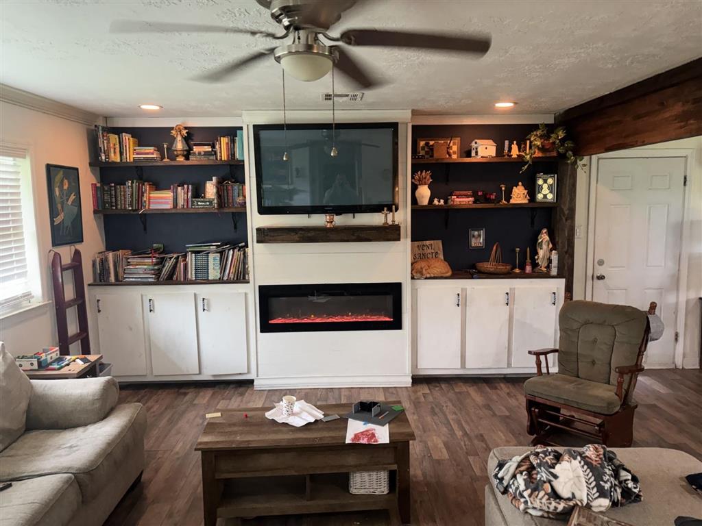 311 Wayside Drive W — photo 2