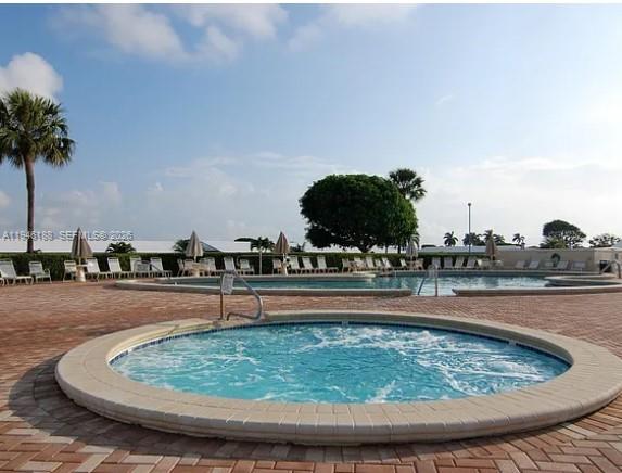 Palm Beach Leisureville S