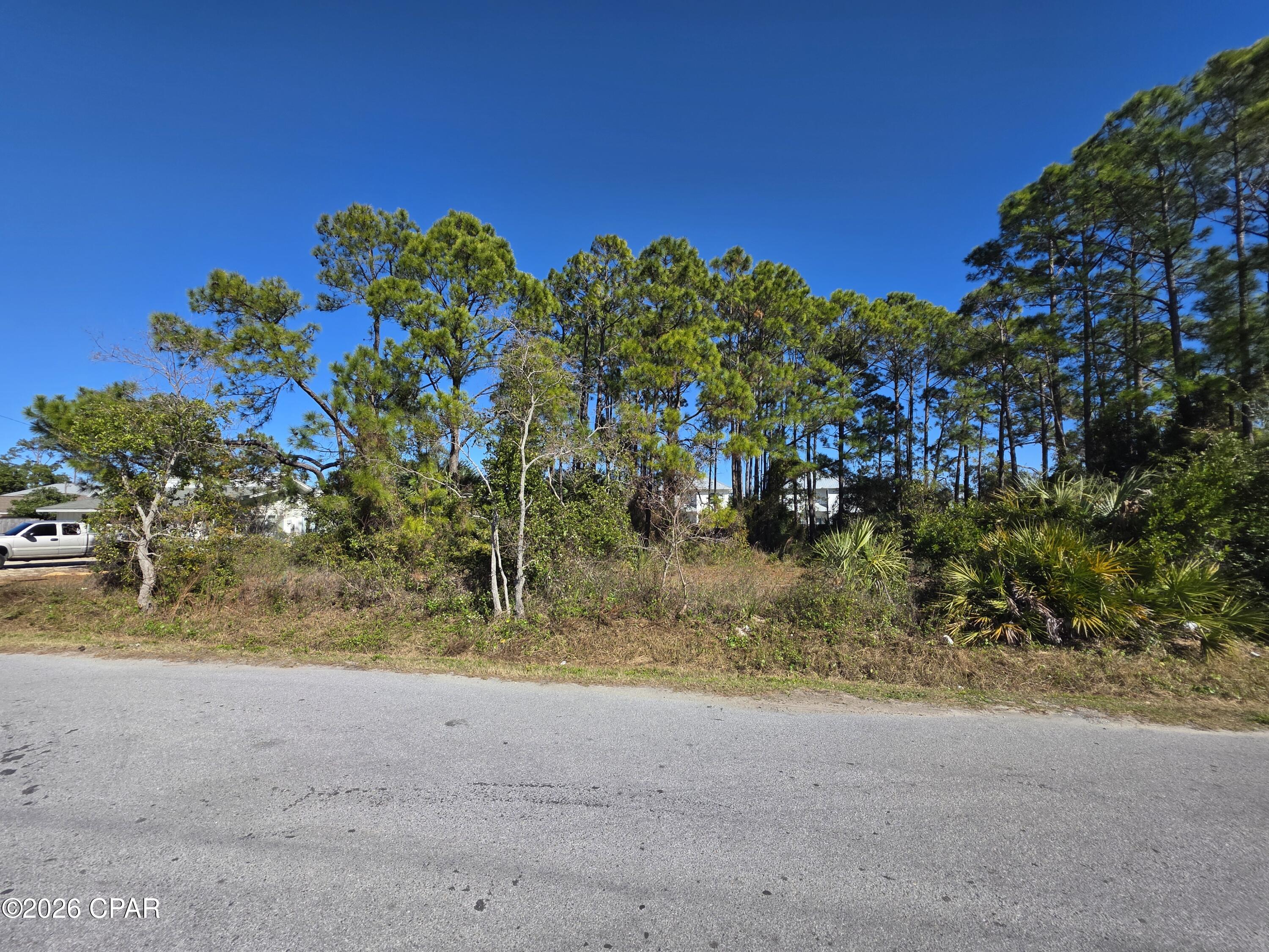 Image 8 For 5700 Pinetree Avenue