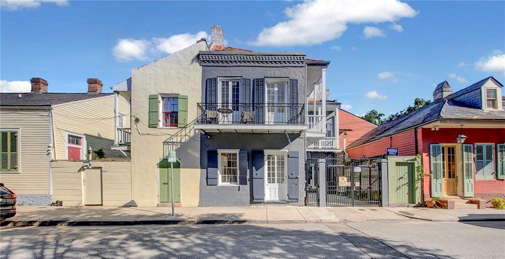 632 BURGUNDY Street