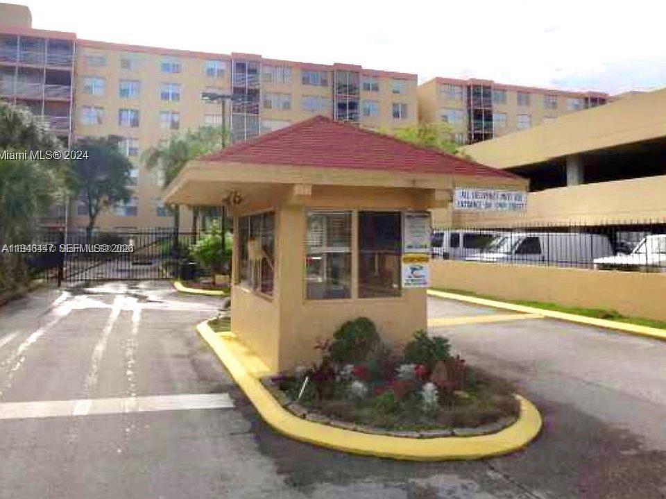 Homes for sale in Miami, FL | 17890 W Dixie #302, Miami, FL 33160 | MLS# A11946447