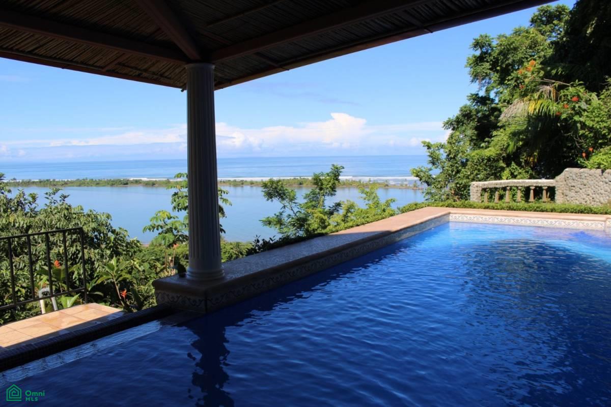 11 bed Property For Sale in Osa, Puntarenas - 1