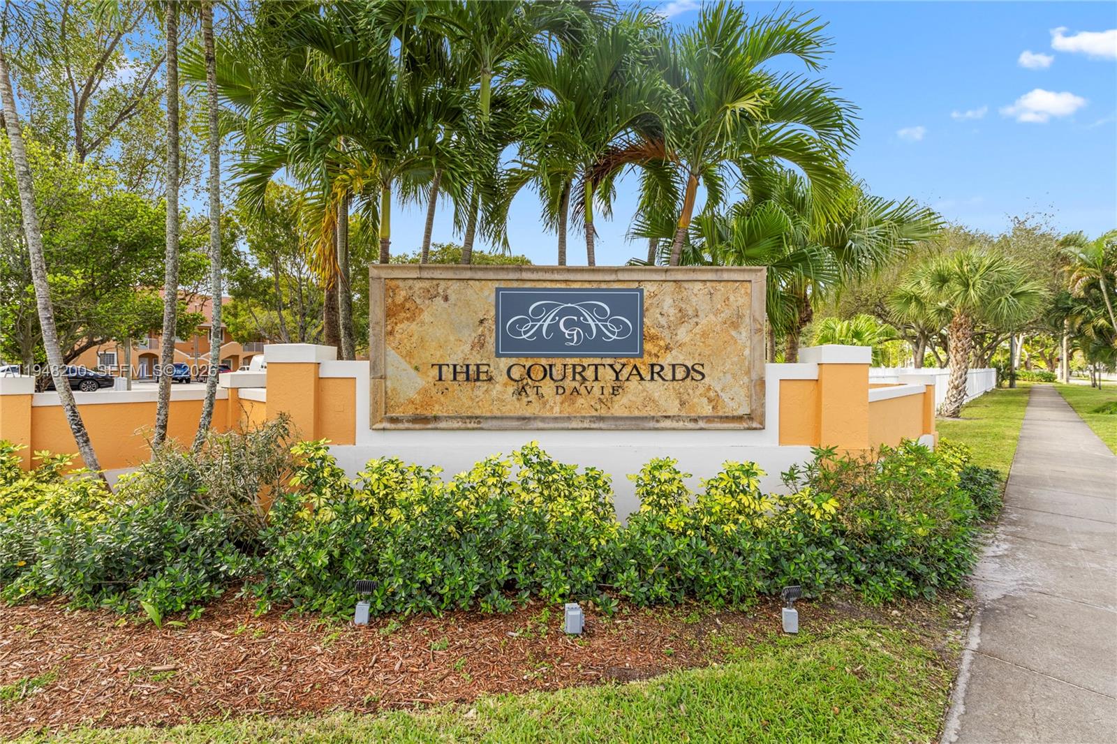 Courtyards At Davie Condo