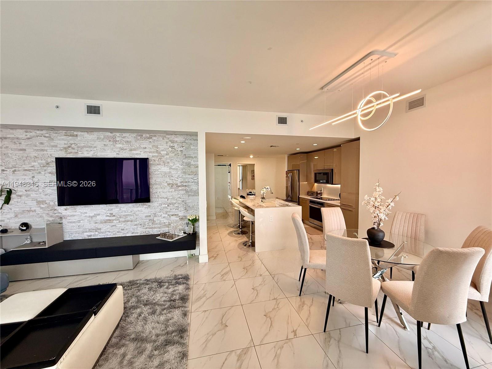 Metropica North Tower One