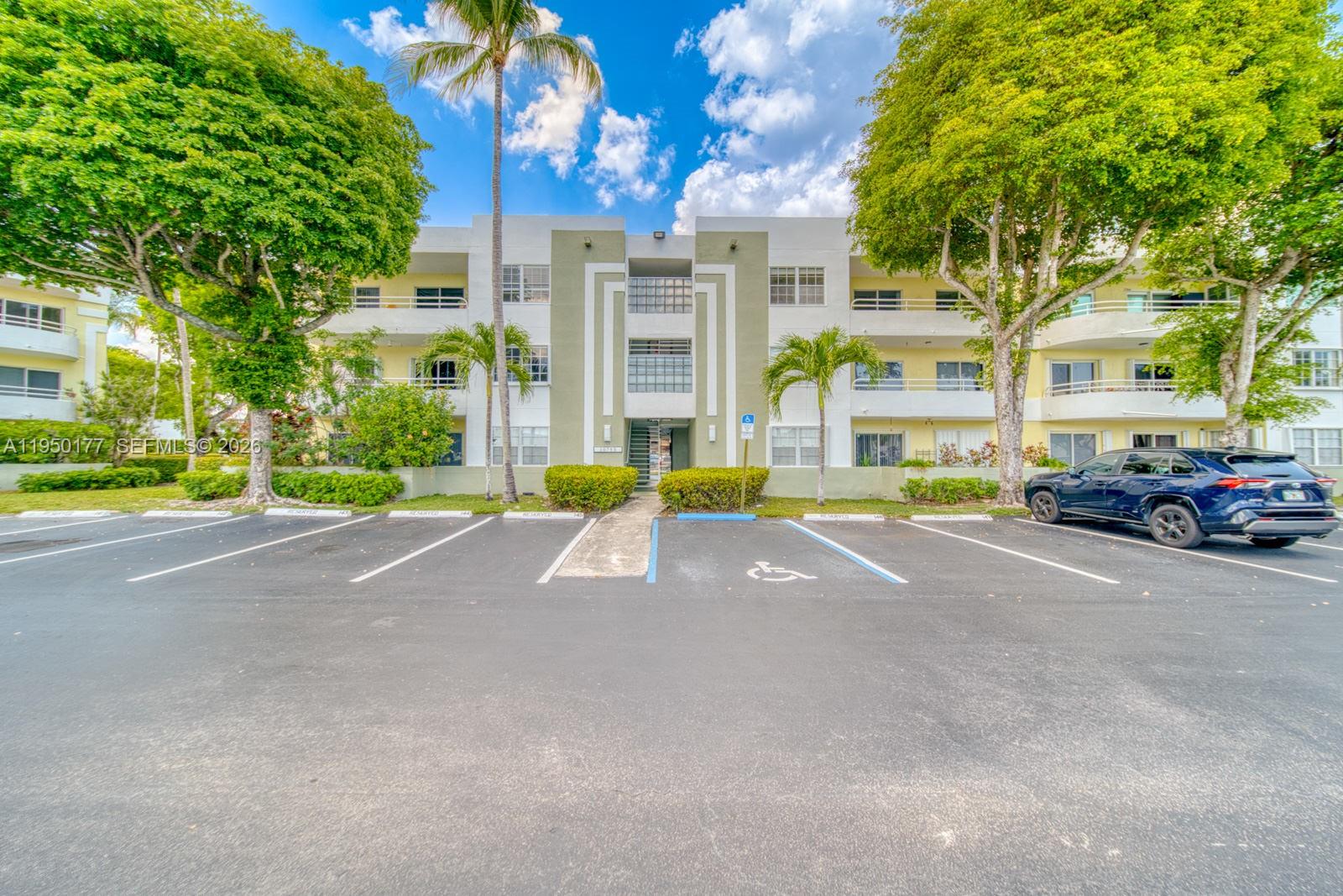 Palm Cove Cond