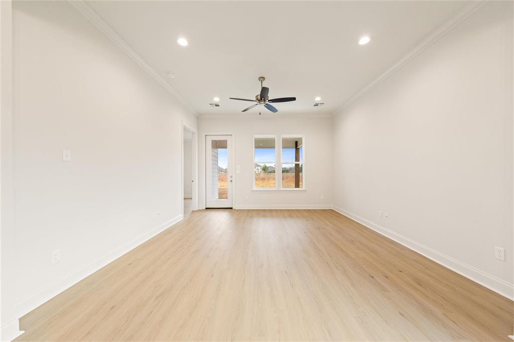 284 Hines Drive — photo 4