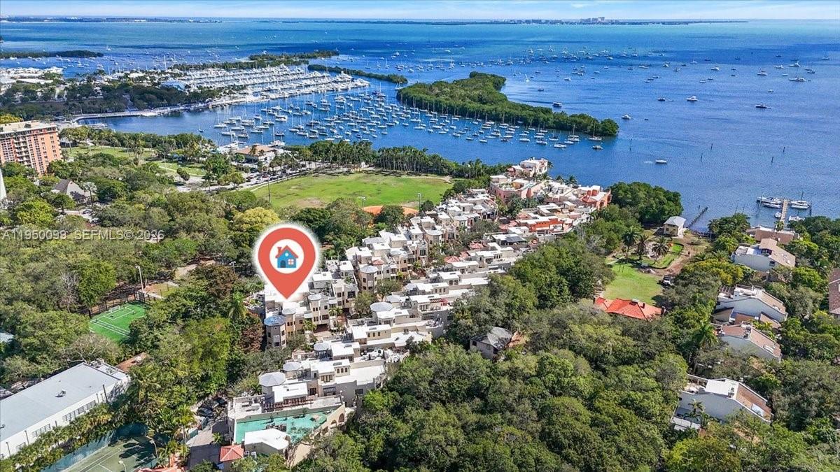 Cloisters On The Bay Cond