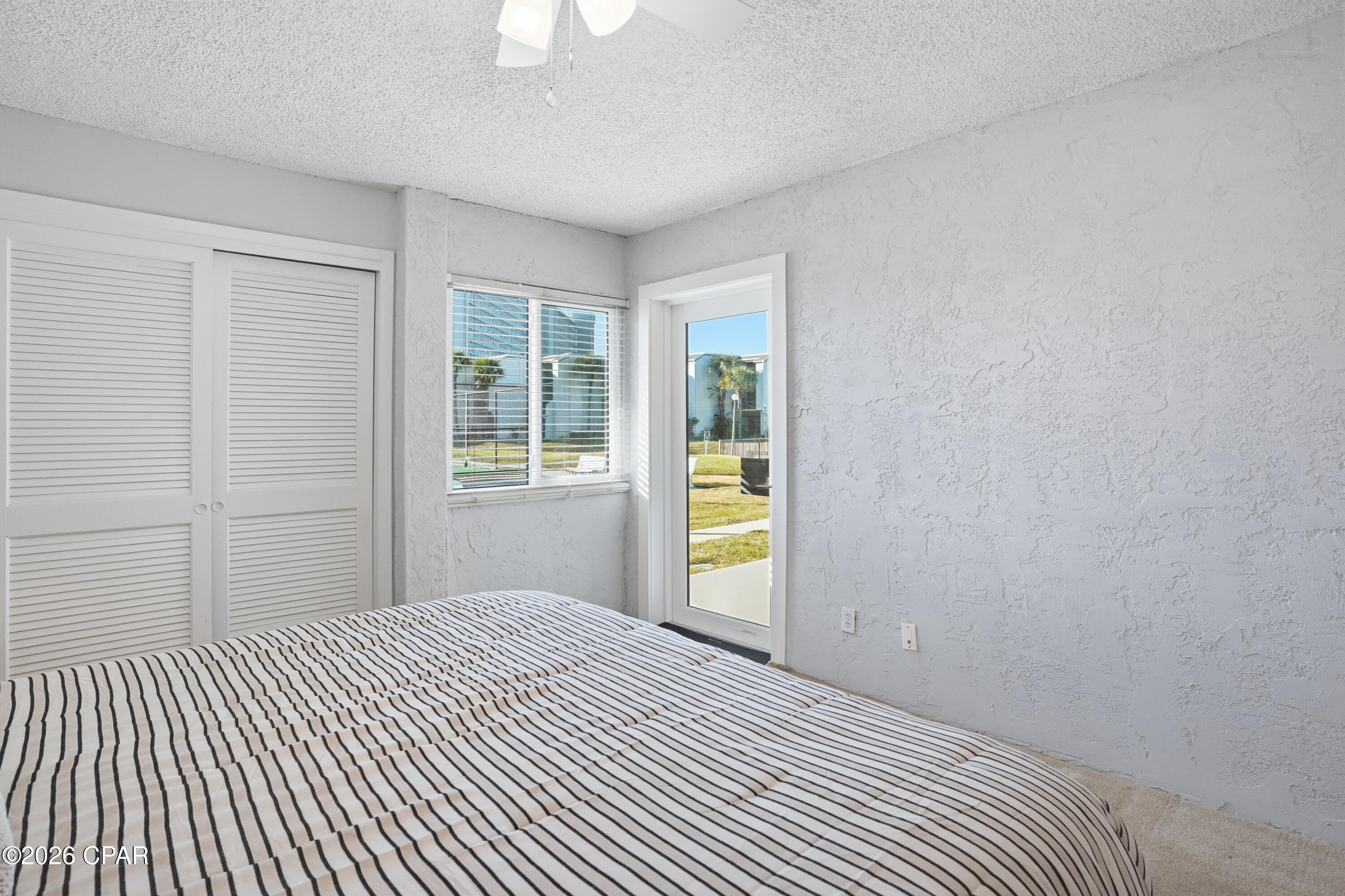 Image 17 For 8727 Thomas Drive C33