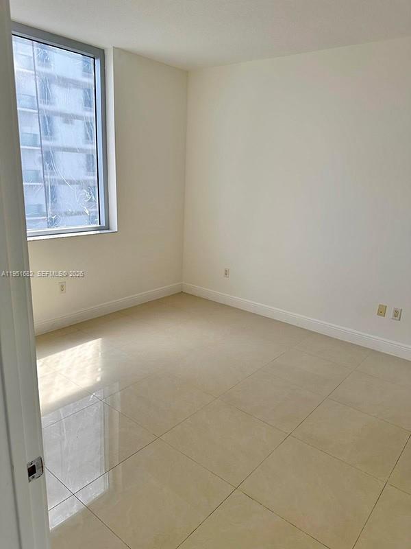 1050 Brickell Ave 3008