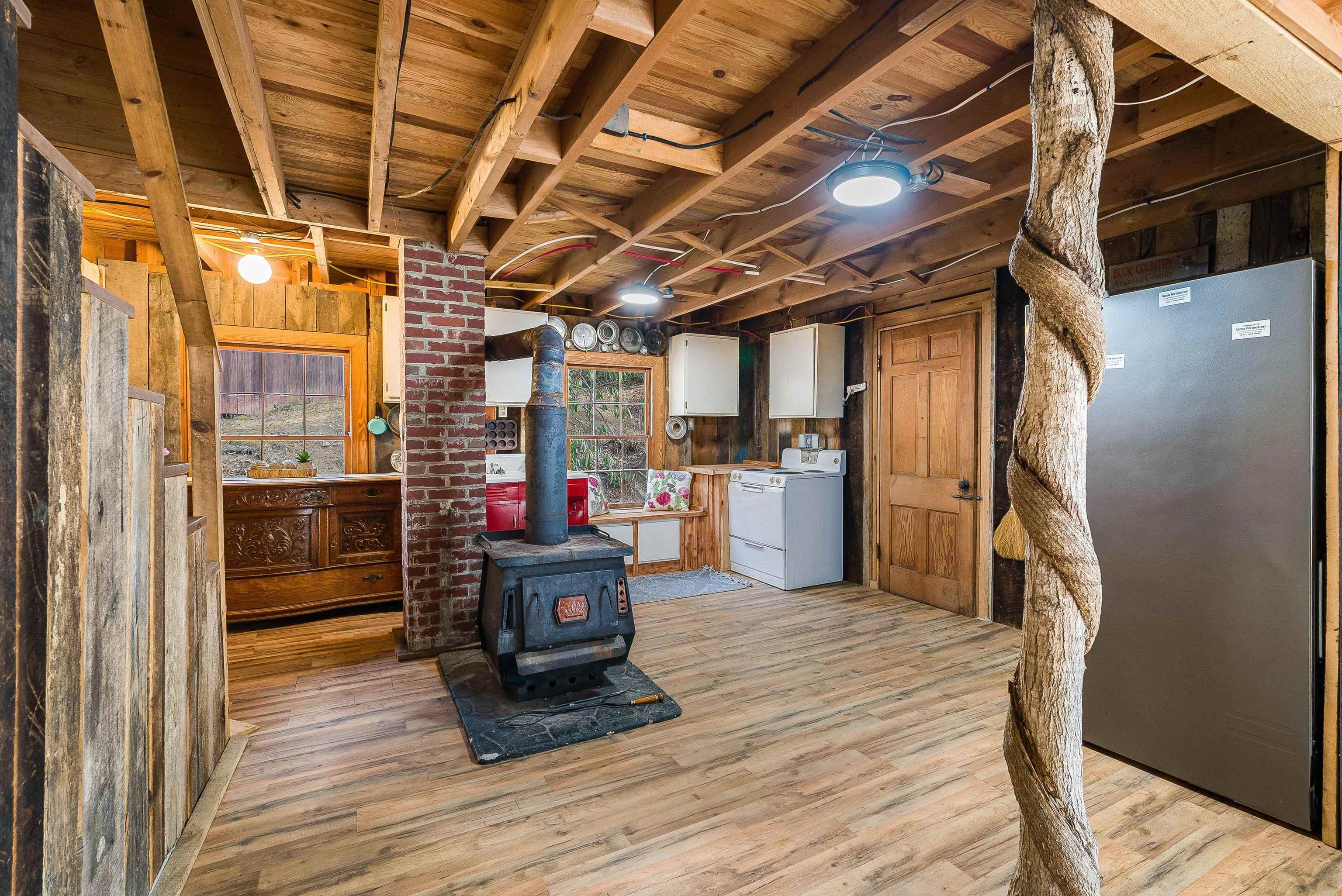 595 Deerfield Valley Rd