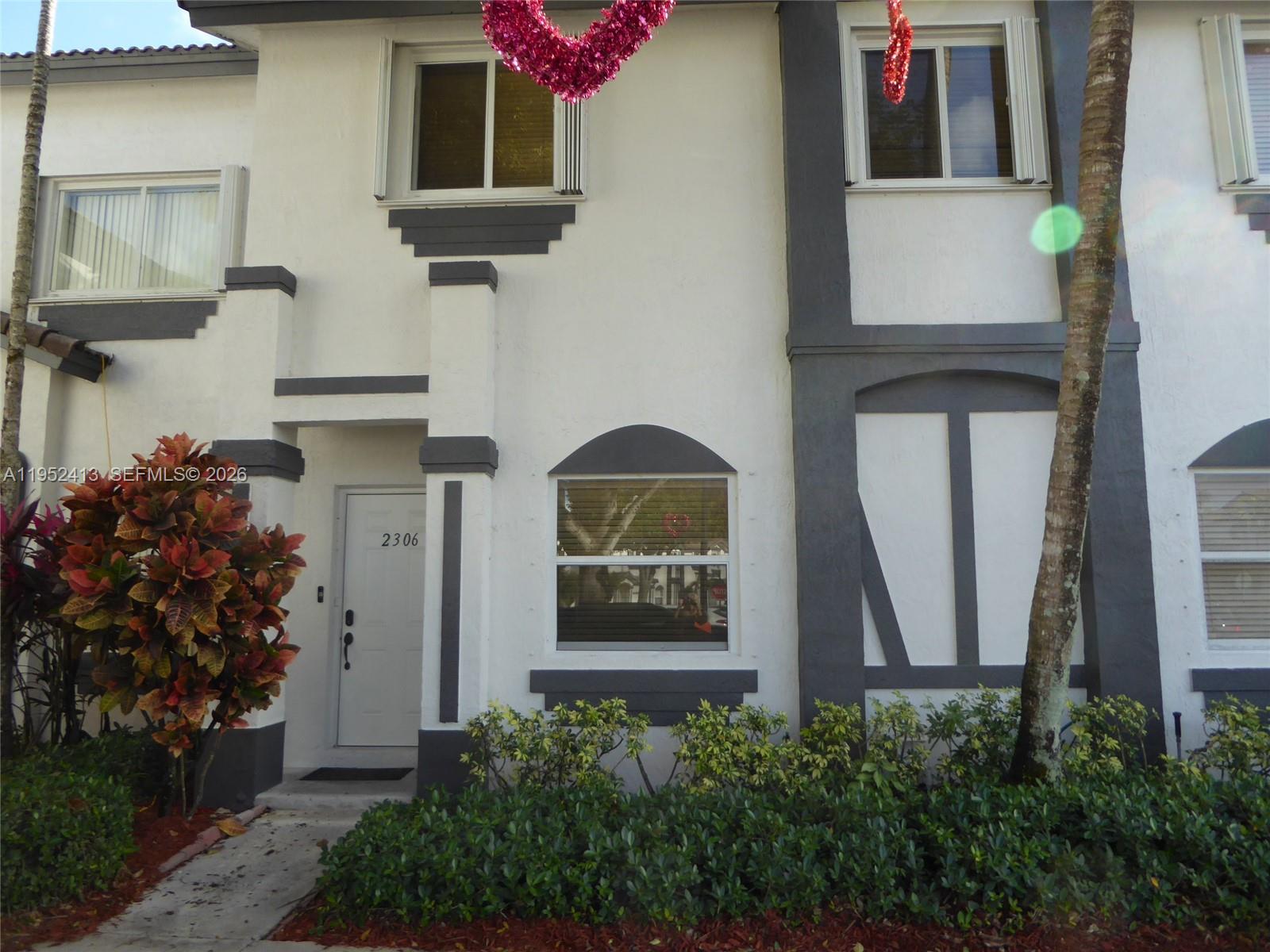 Towngate Condo Six