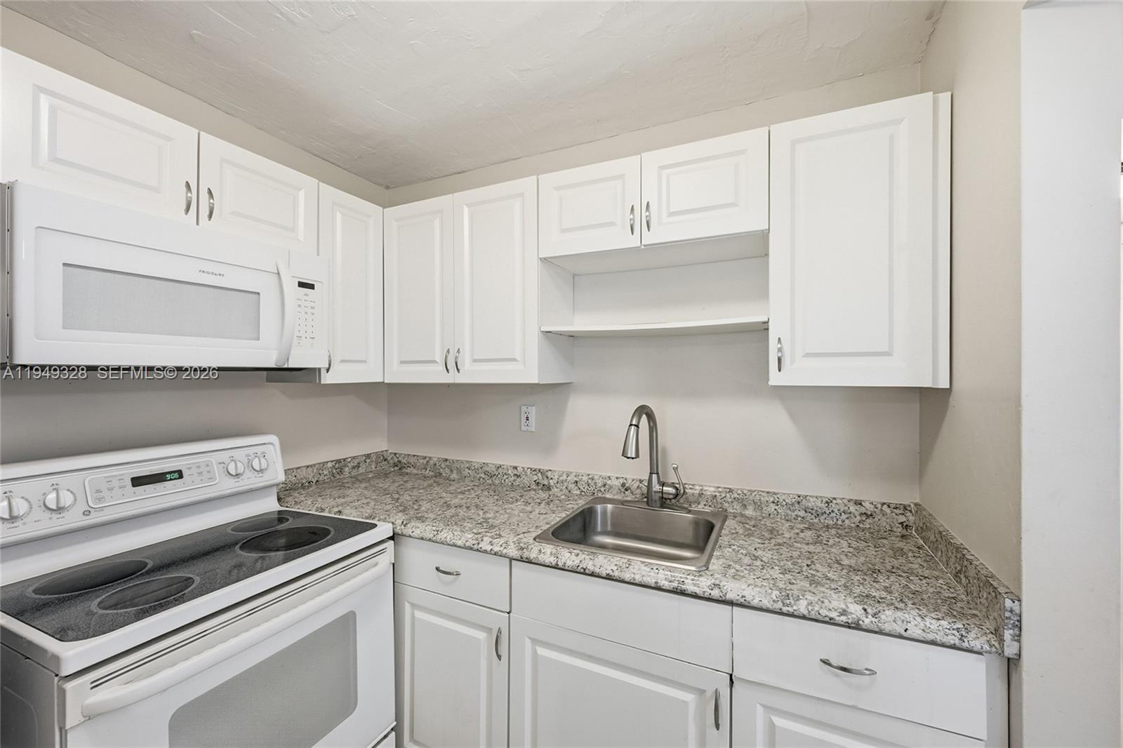 Additional living spaces at 403 Sheffield Q - Condo in West Palm Beach
