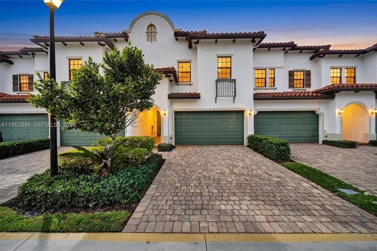 Pembroke Lakes South