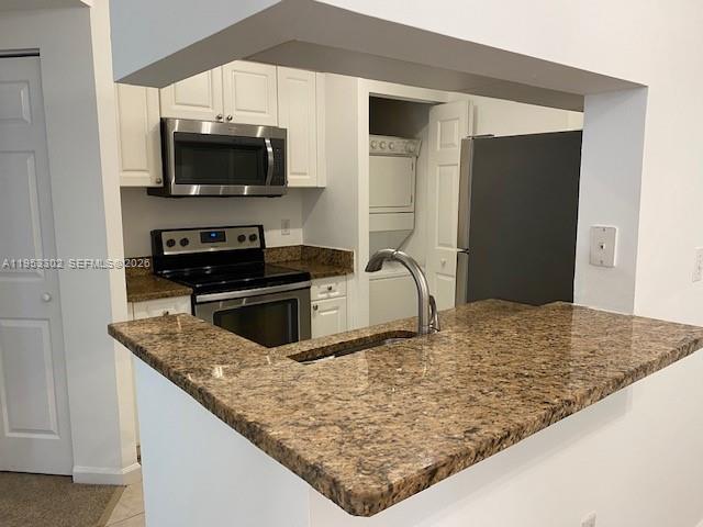 Porto Bellagio Condo