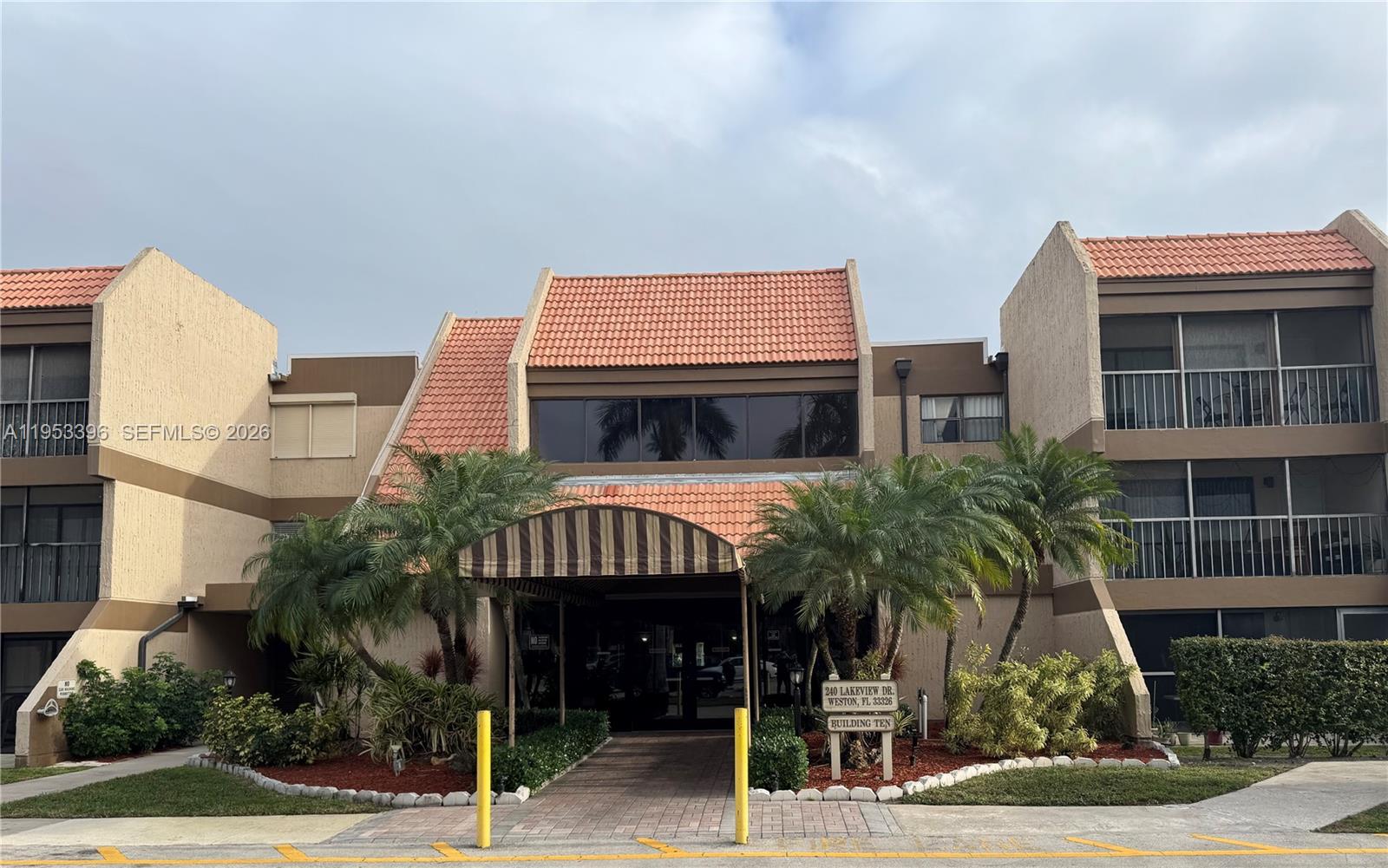 Racquet Club 10 At Bonave