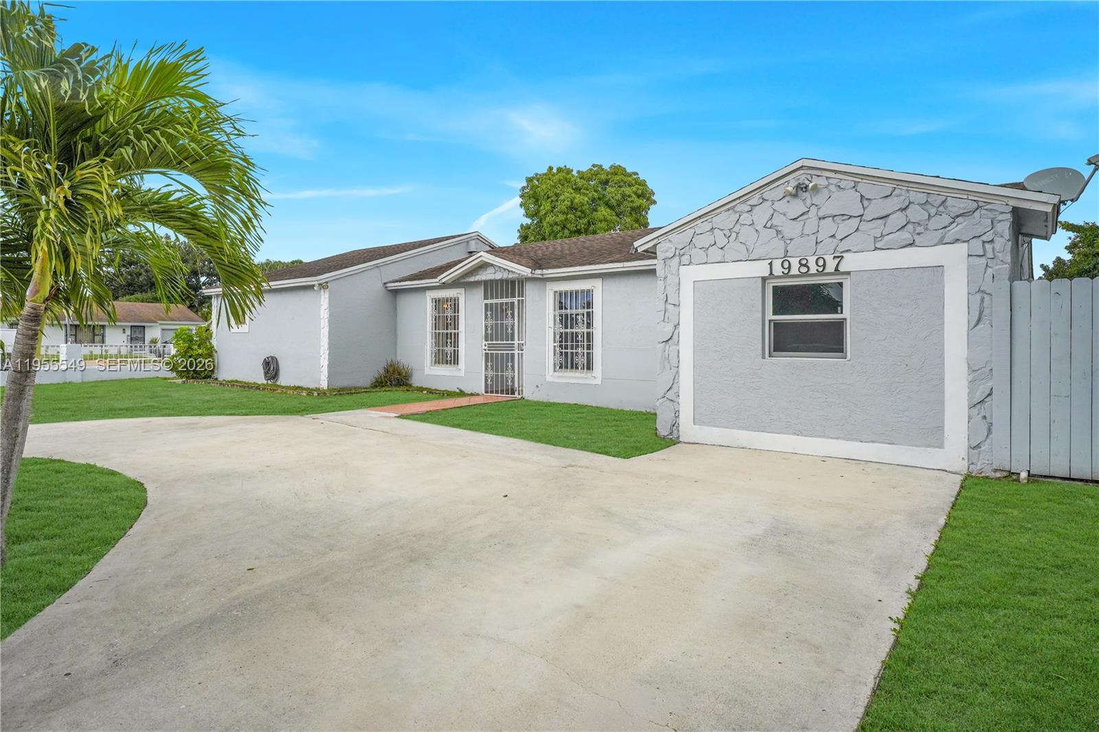 Country Lake Manors Sec 3