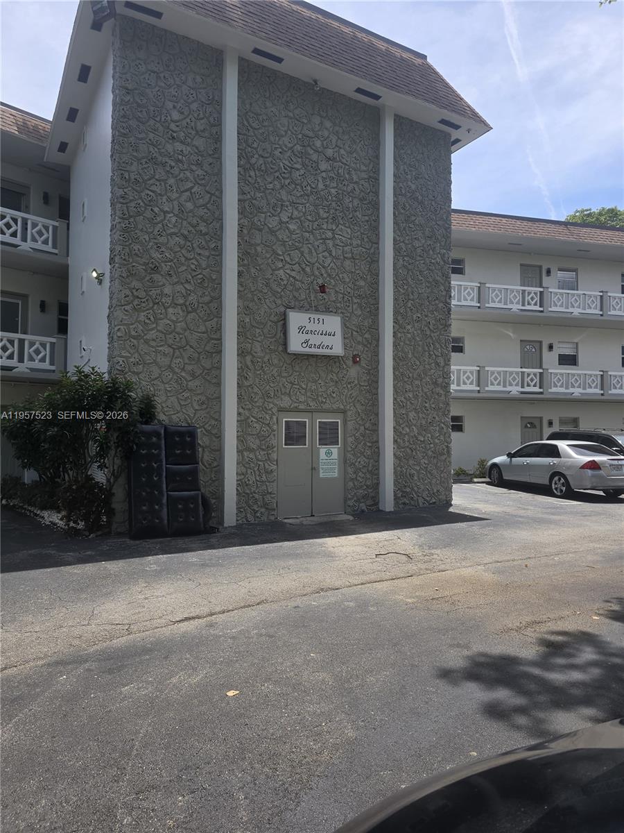 Narcissus Gardens Condo