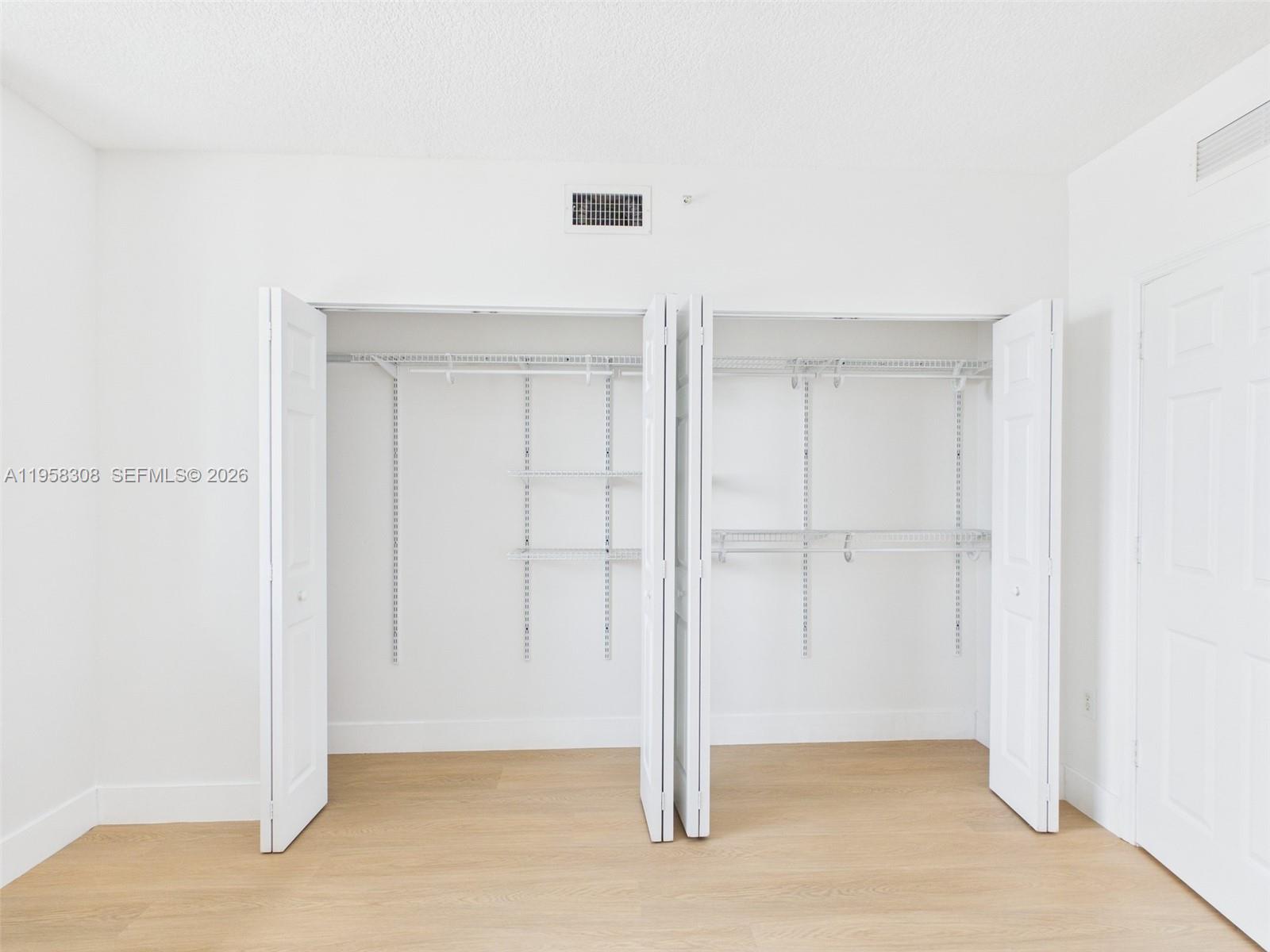 275 NE 18th St 1404