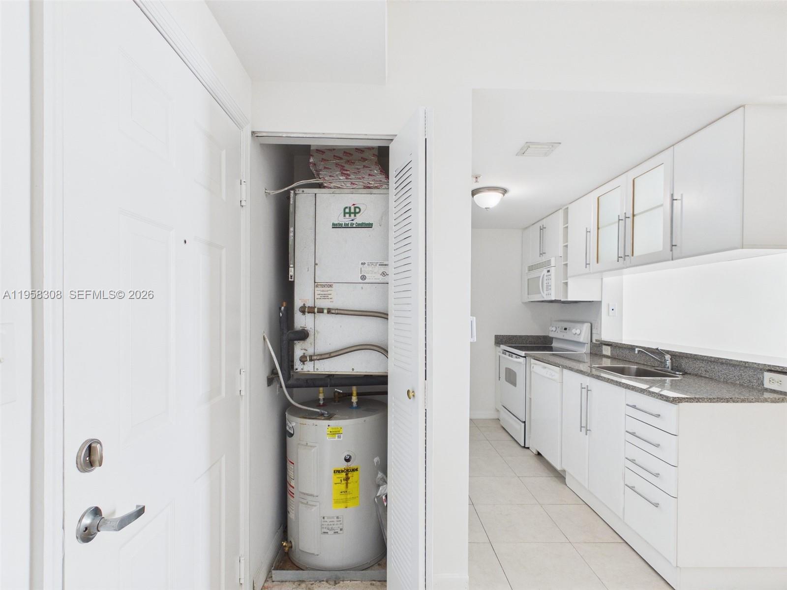 275 NE 18th St 1404