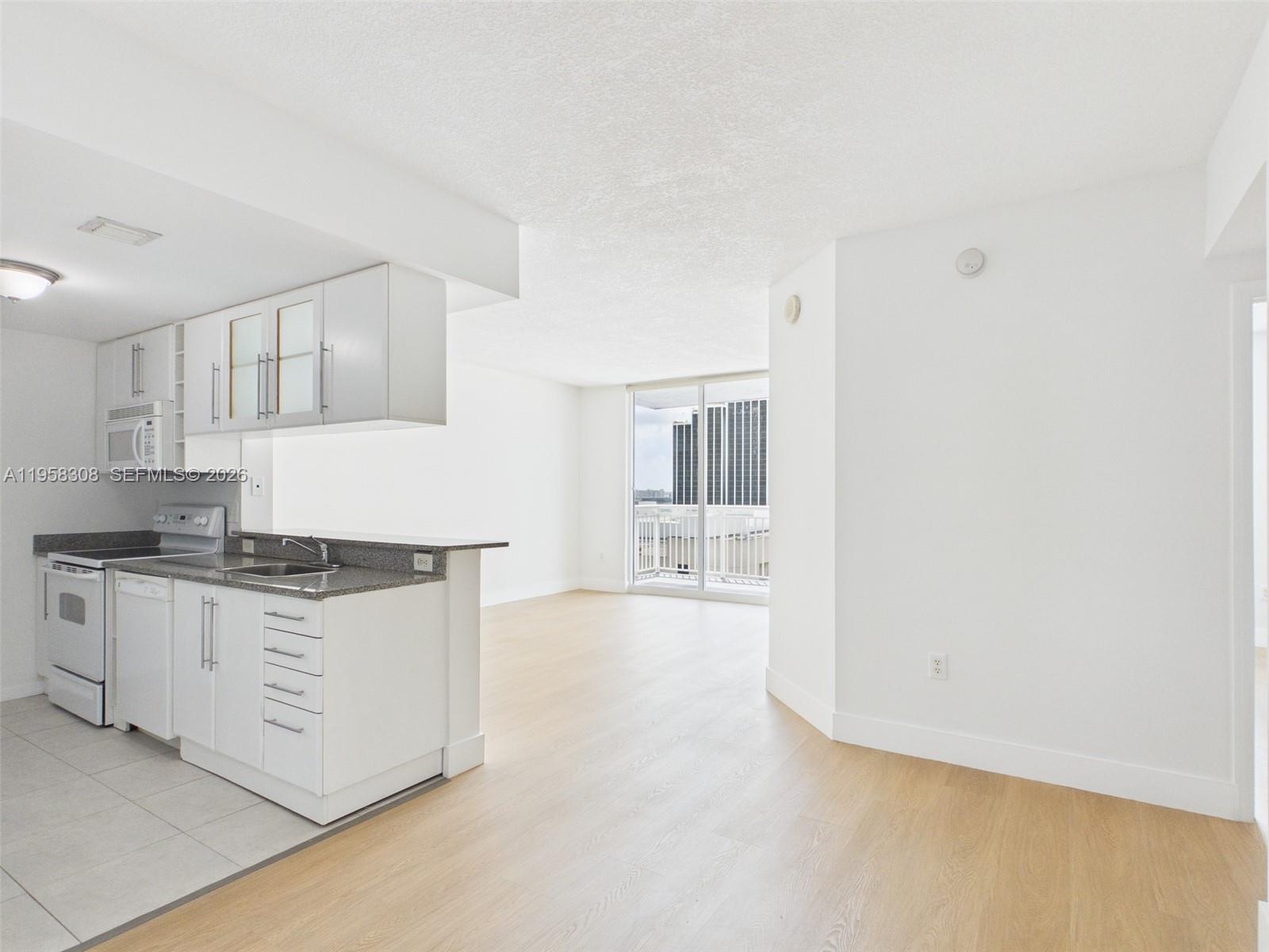 275 NE 18th St 1404