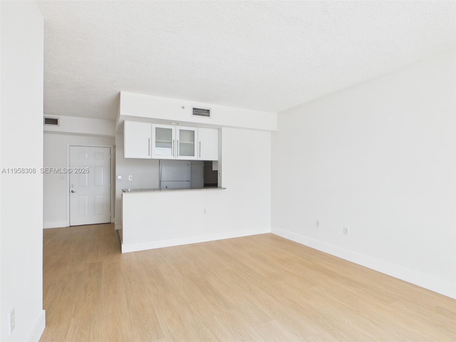 275 NE 18th St 1404