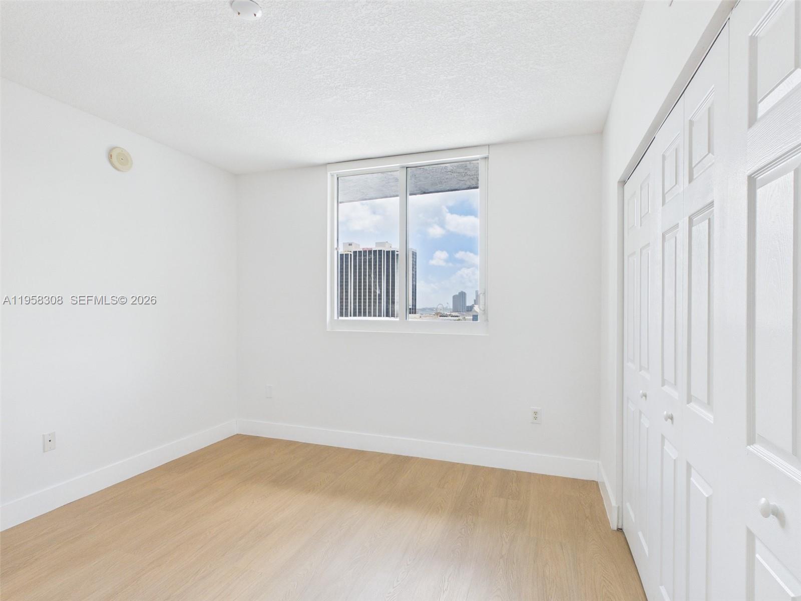 275 NE 18th St 1404