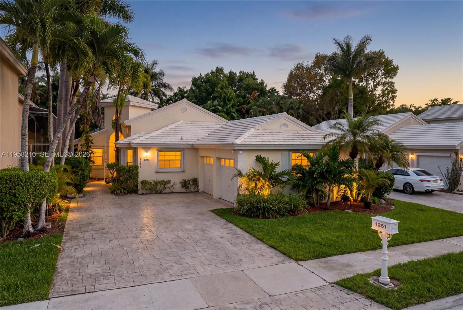 Hollywood Lakes Country C