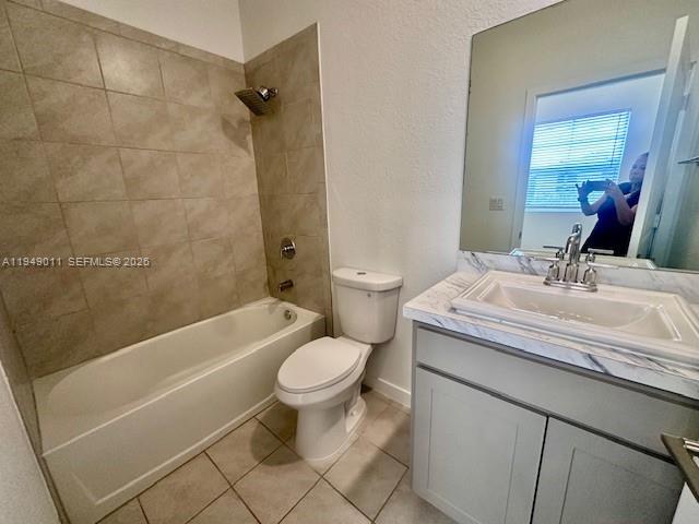 Open-concept living area at 540 5th Ln - Townhouse in Florida City