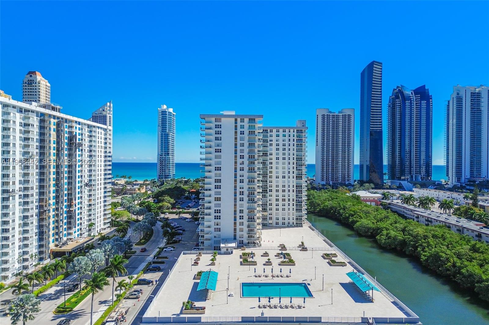 Winston Tower 300 Condo