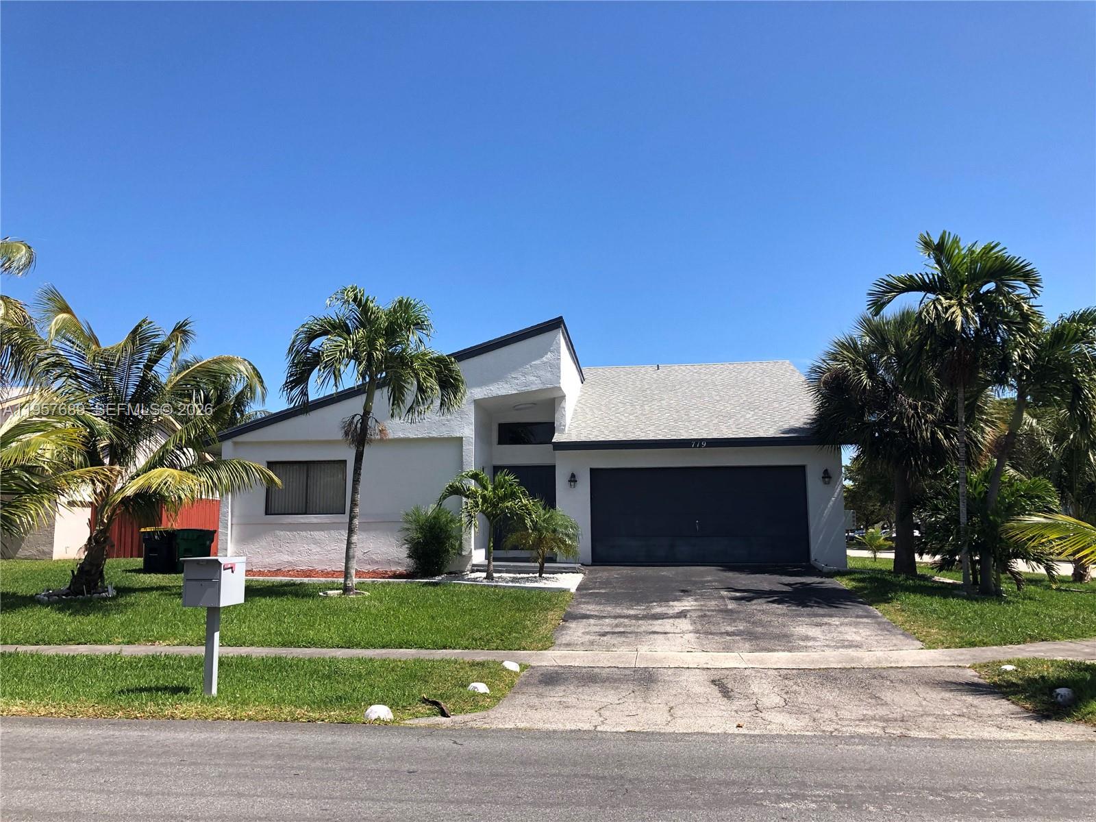 Impressive exterior facade at 719 3rd Ave - Home in Dania Beach