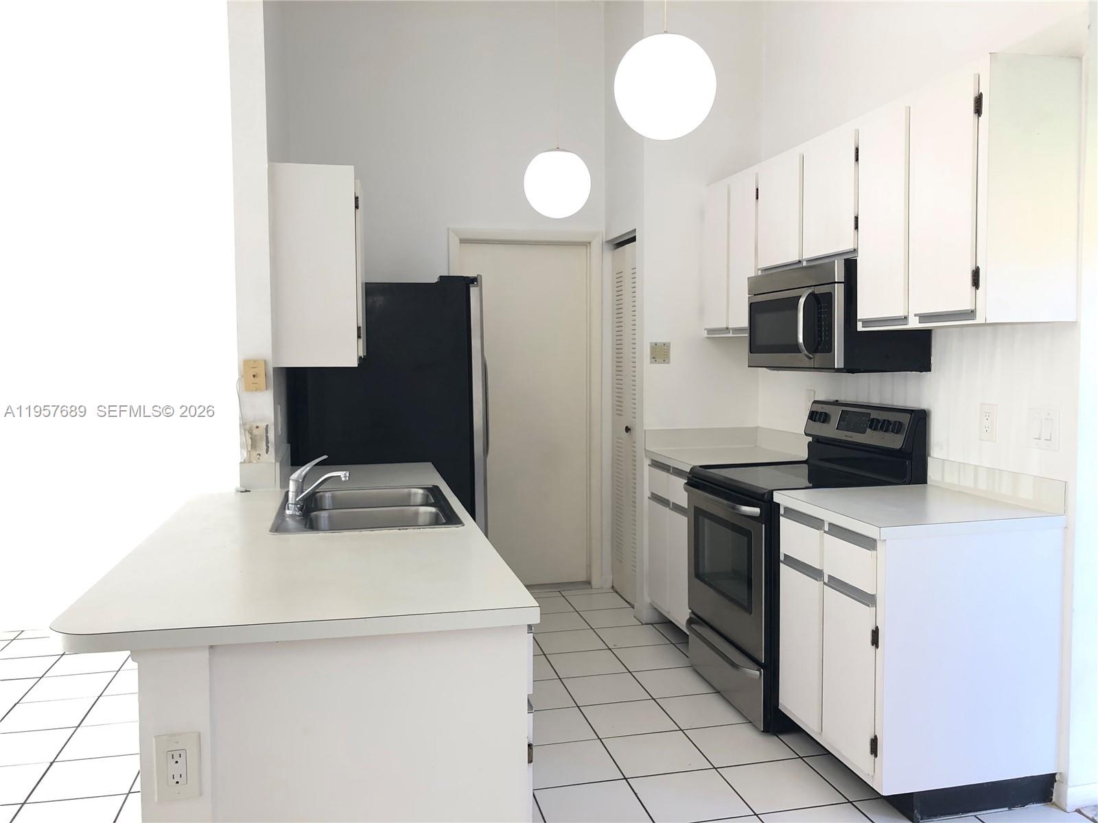 Additional living spaces at 719 3rd Ave - Home in Dania Beach
