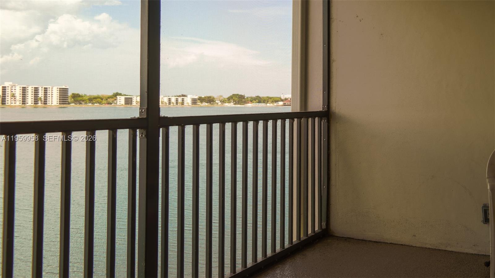 Elegant master bedroom retreat at 116 Lake Emerald Dr - Condo in Oakland Park