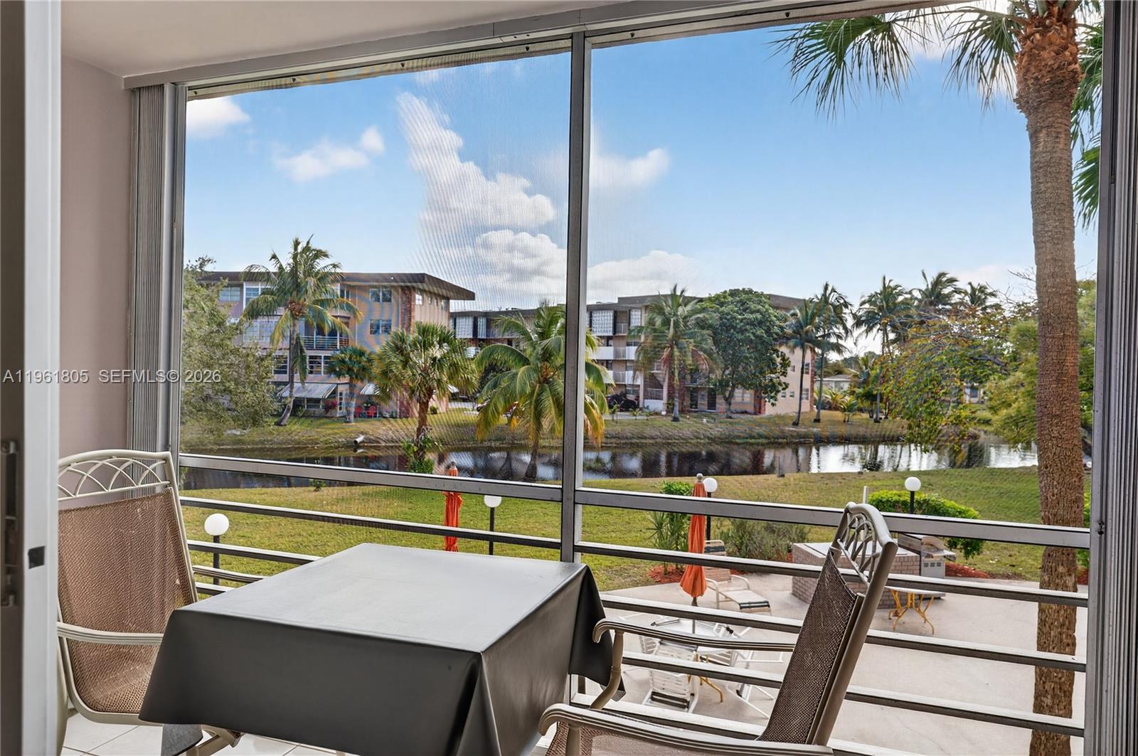 Lauderdale Oaks Condo 4