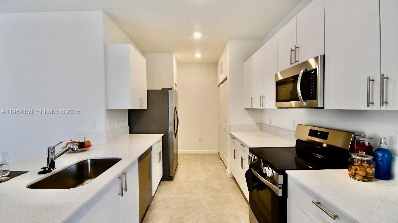 Designer master bathroom at 4949 Peacock Way - Townhouse in Dania Beach