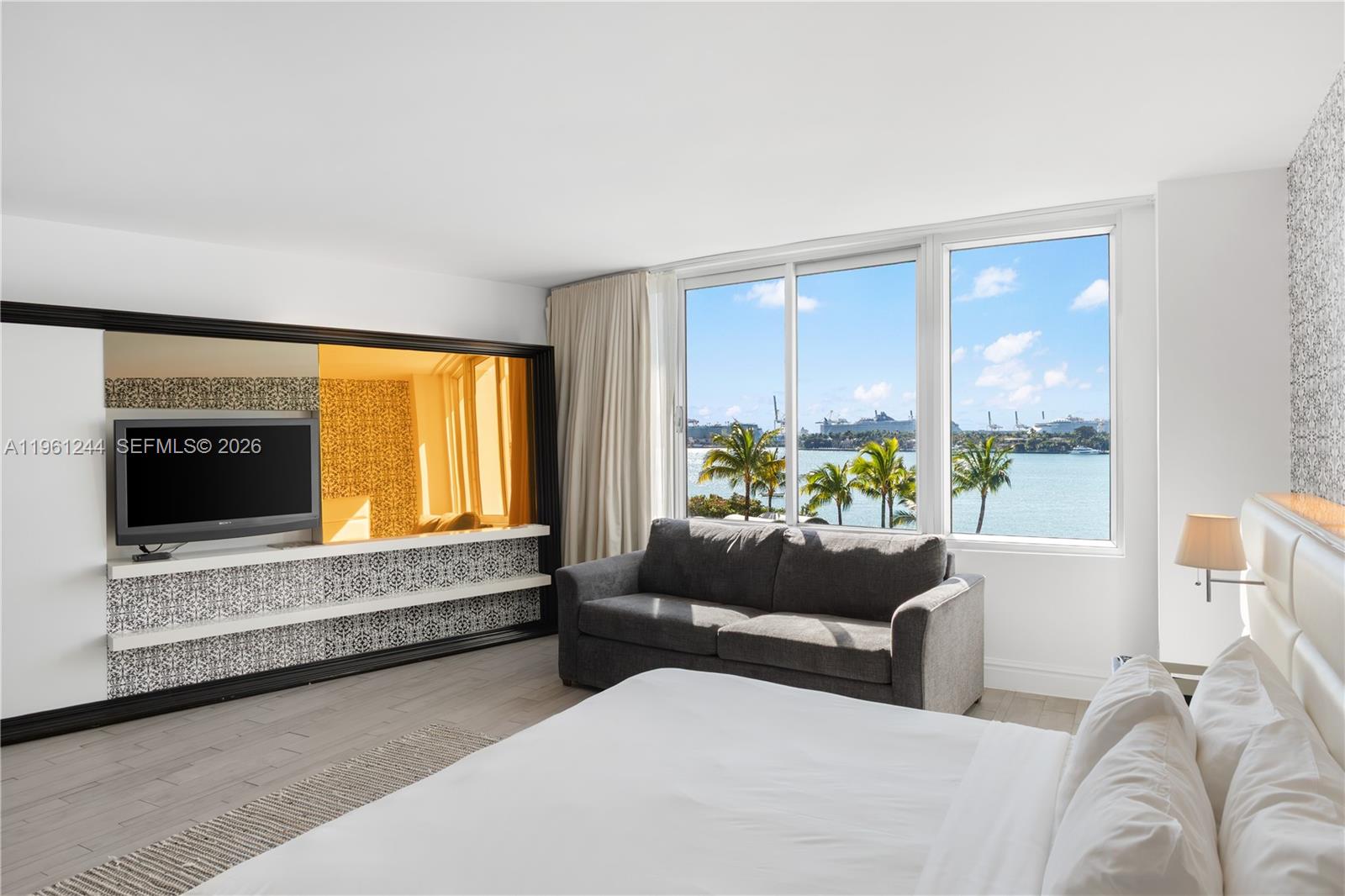1100 West Condo