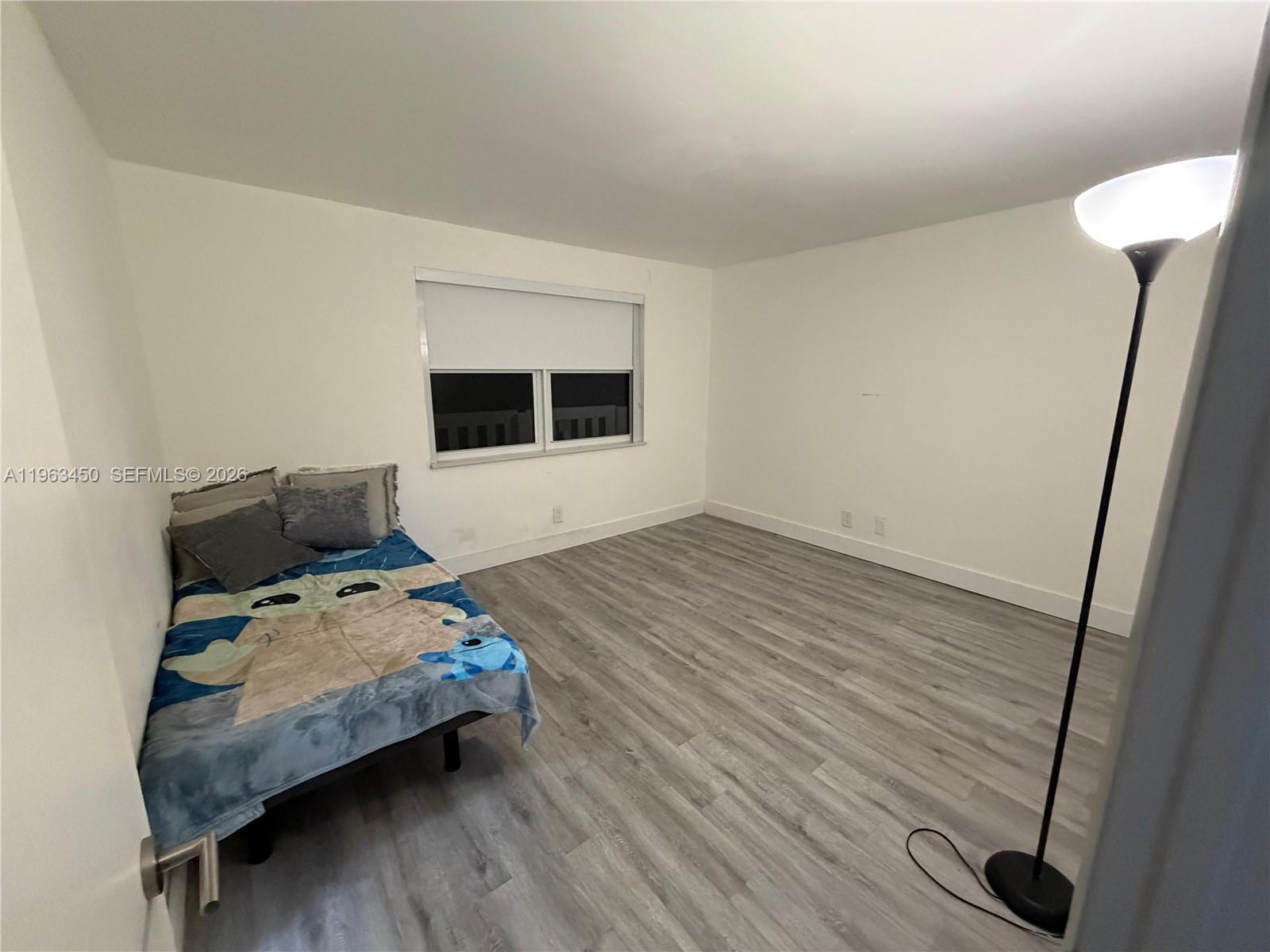 Elegant master bedroom retreat at 301 3rd St - Condo in Dania Beach
