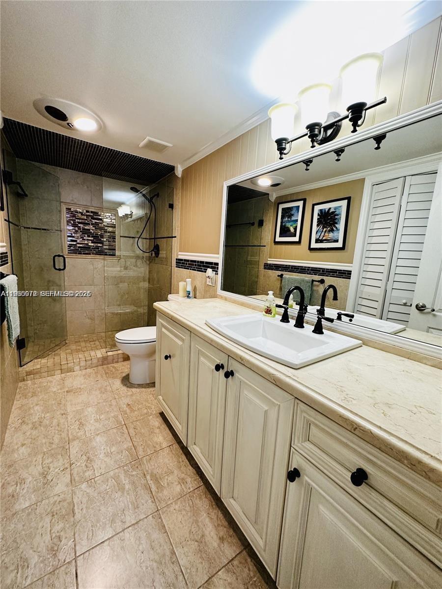 Oxford Towers Condo