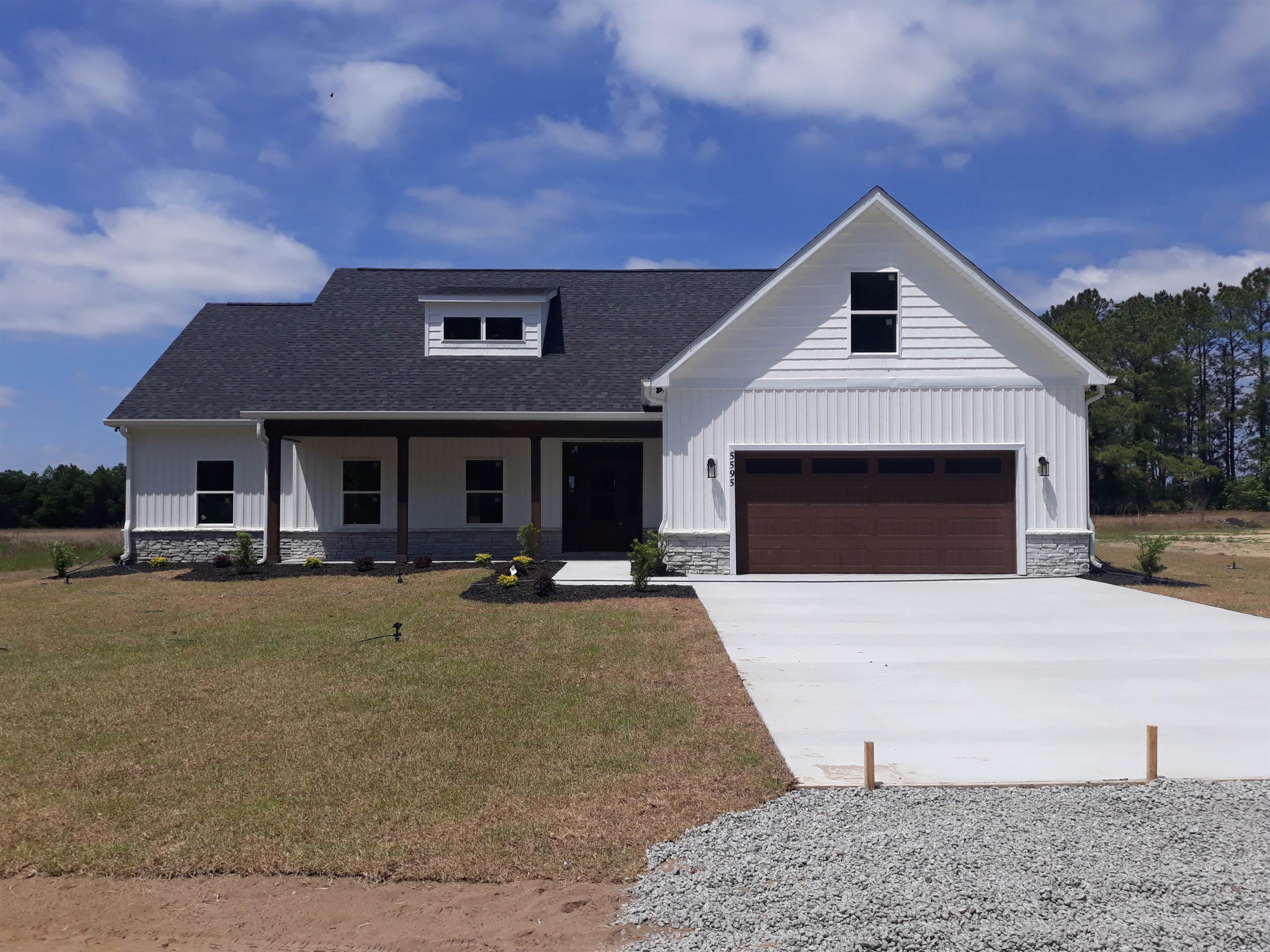 5595 Whispering Woods Rd. Conway, SC 29526