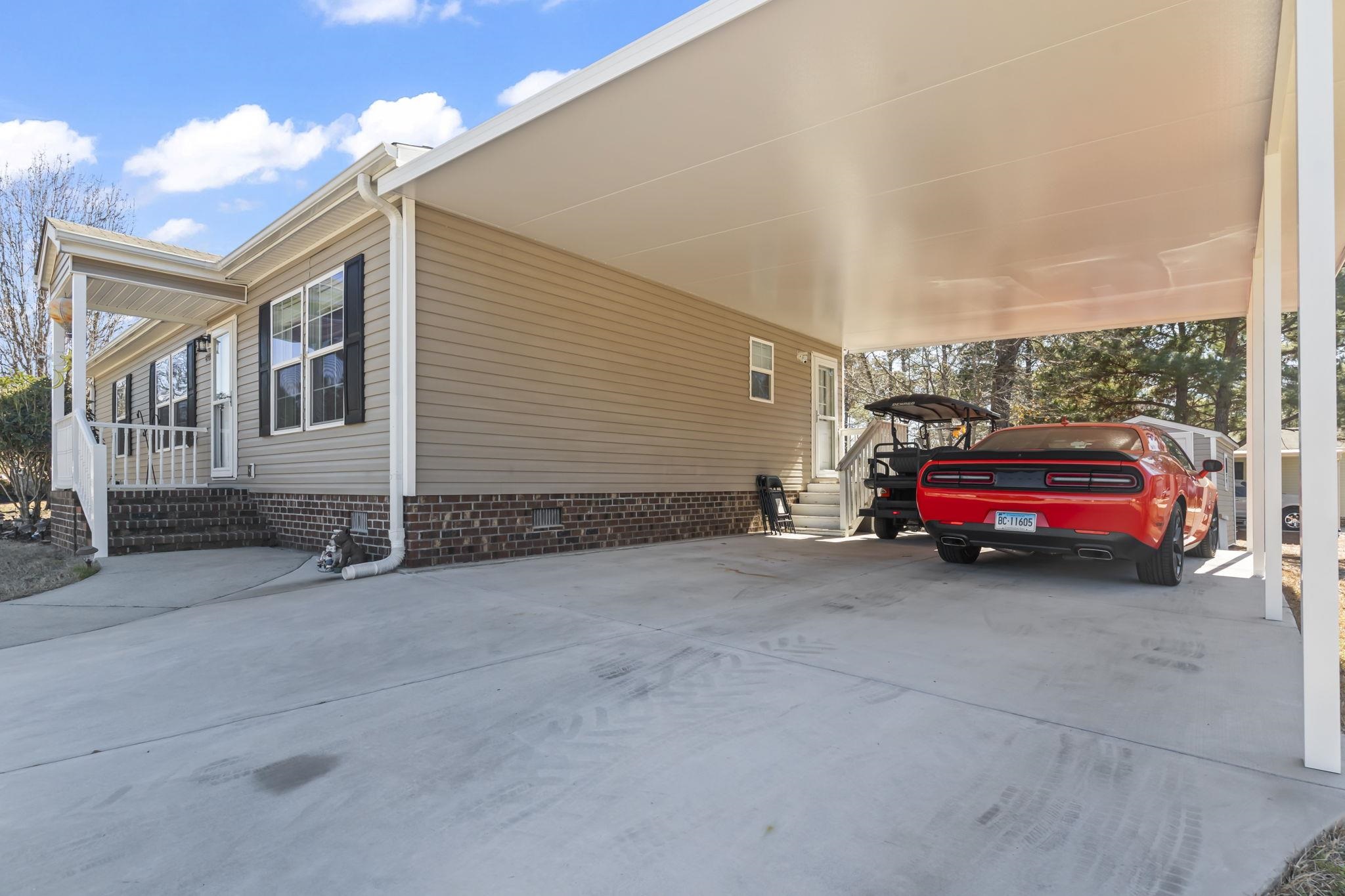2604196 | Photo 2