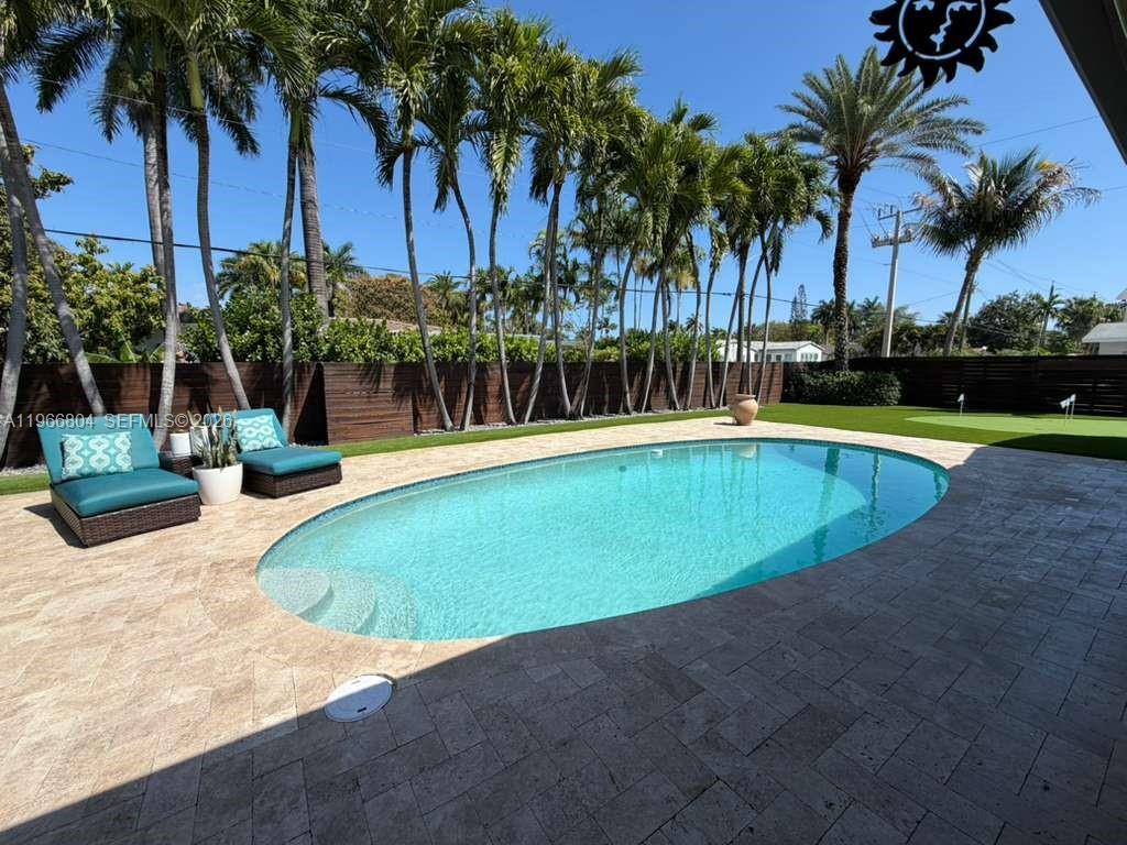 Hollywood Lakes Section