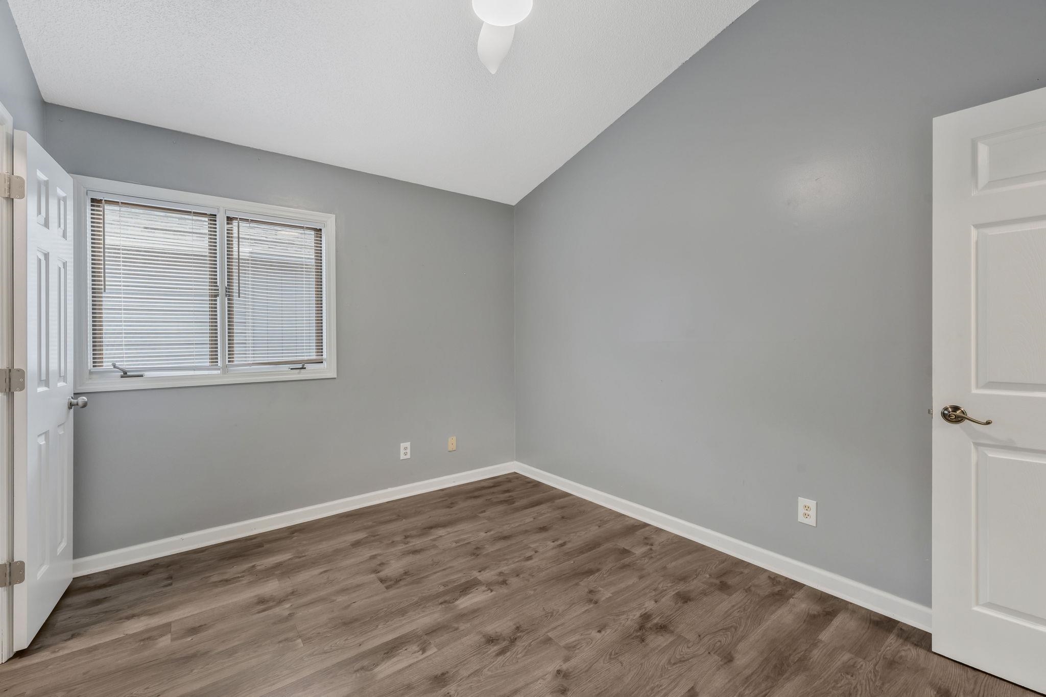 2604209 | Photo 23