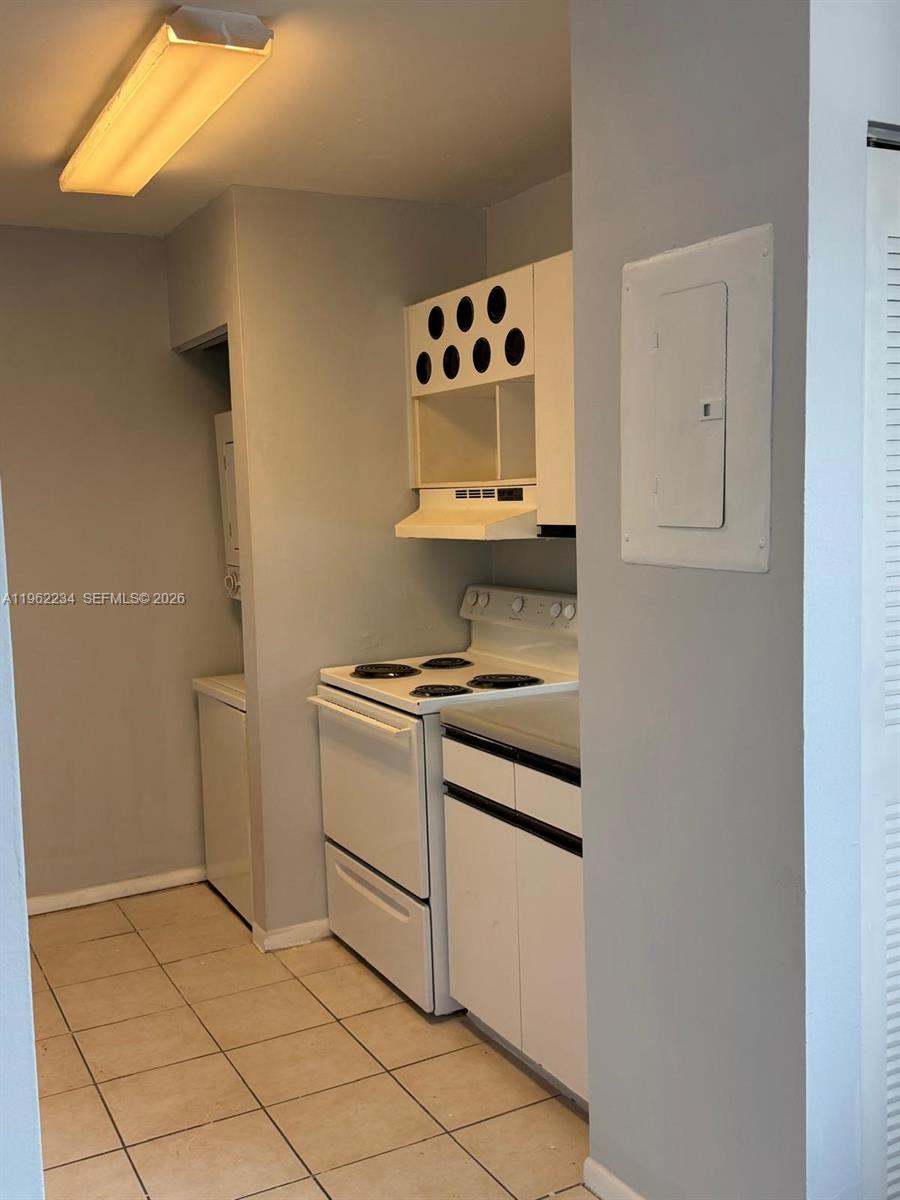 Windmill Lakes V Condo