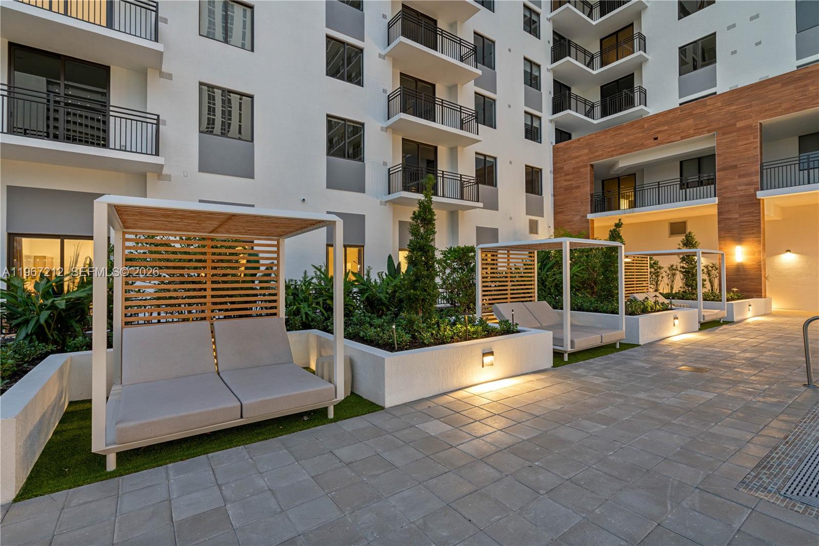 North Miami Beach Place