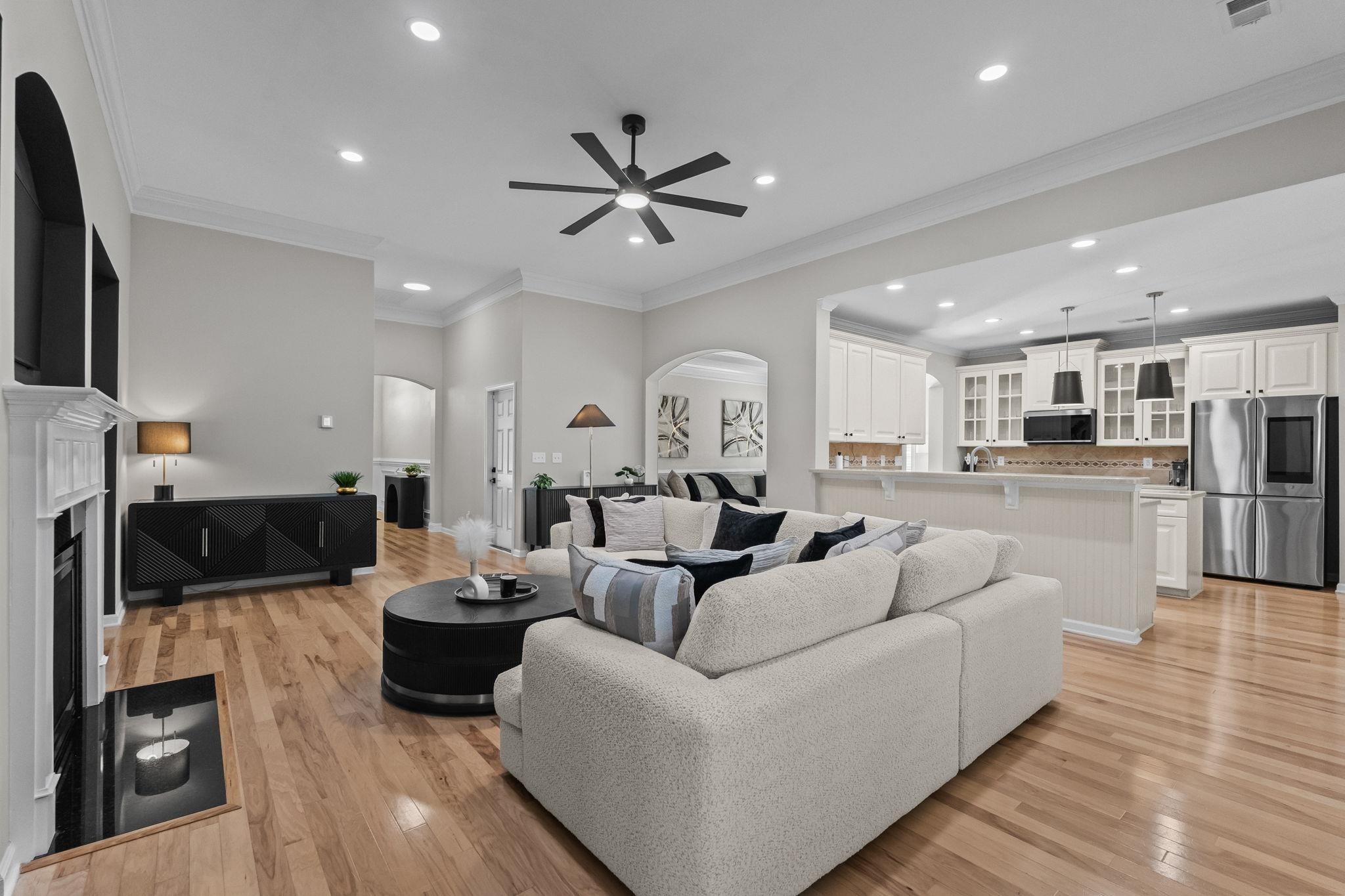 2604323 | Photo 66