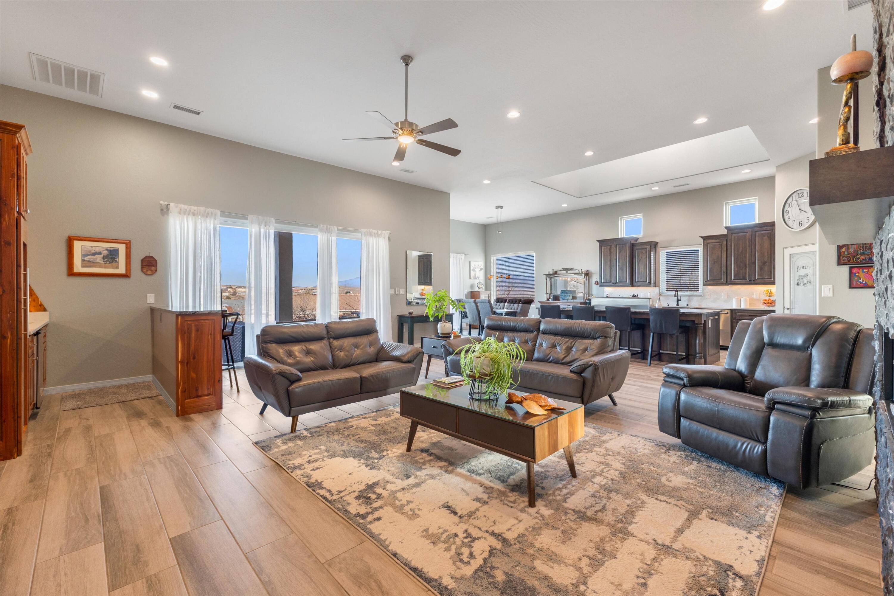 704 Gregg Road NE Rio Rancho, NM 87124